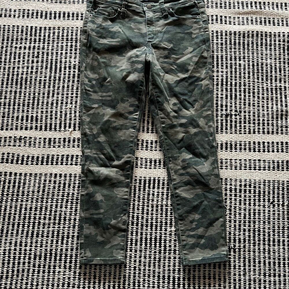 Universal Thread Size 4/27 Womens Skinny Pants Camo Print